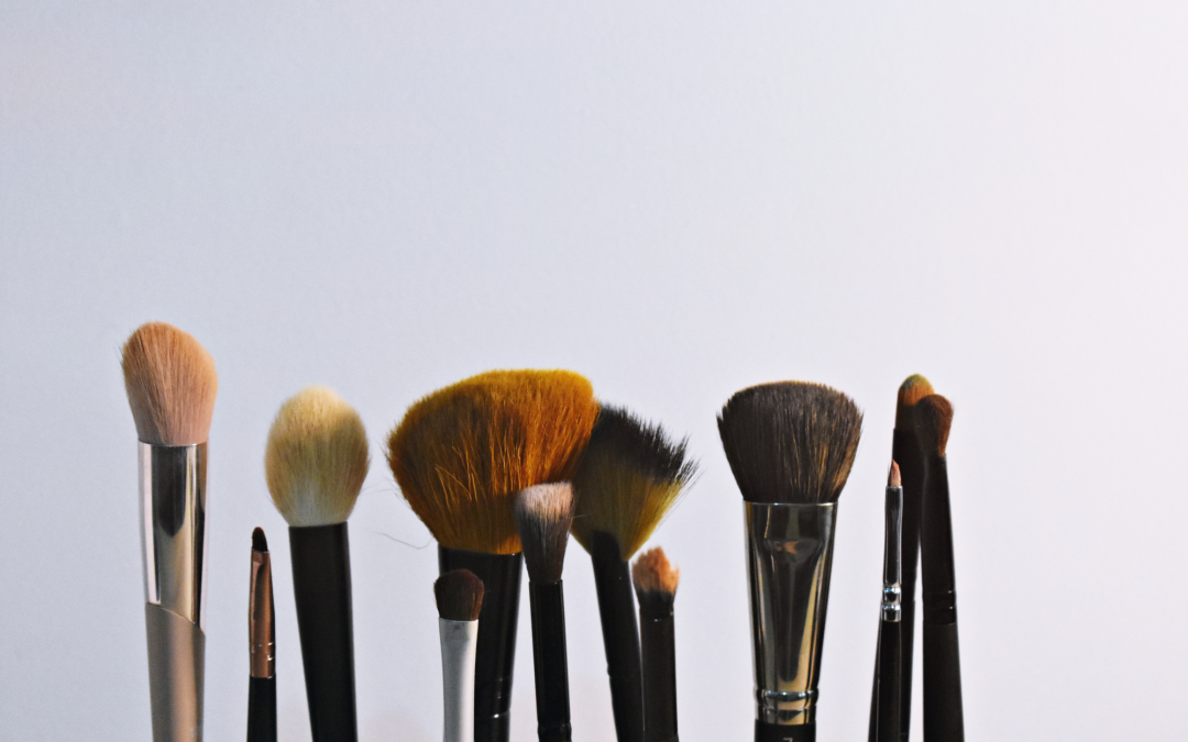 The Ultimate Guide to Makeup Brushes: Types, Uses, and Tips